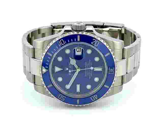 Rolex Submariner Date
                           
                                 White Gold "Smurf" Complete