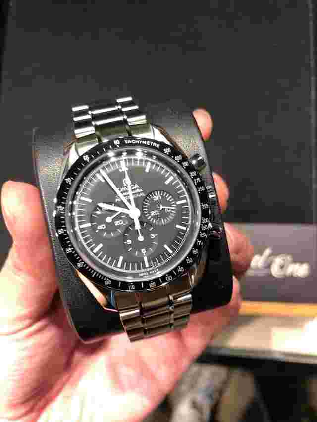 Omega Speedmaster Professional Moonwatch
                           
                                 basel one Speedmaster Professional Moonwatch 005 42mm 5 years international warranty