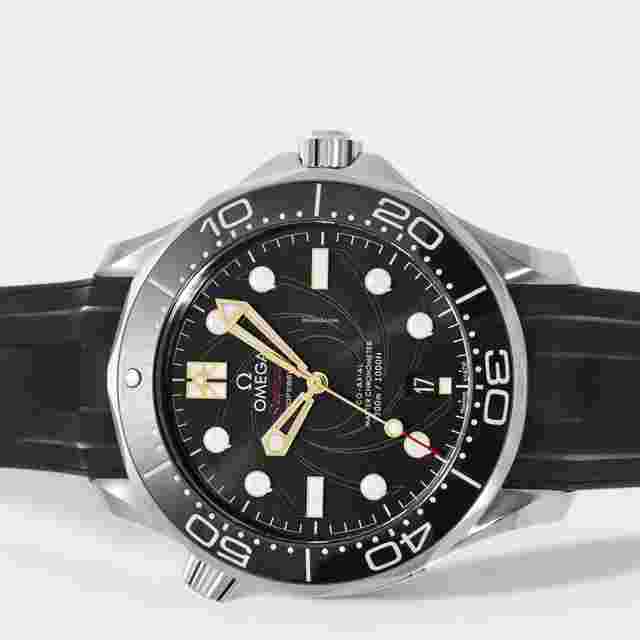 Omega Seamaster Diver 300 M
                           
                                 007 Bond / 210.22.42.20.01.004 / Limited / Date / 42mm / Box&Papers