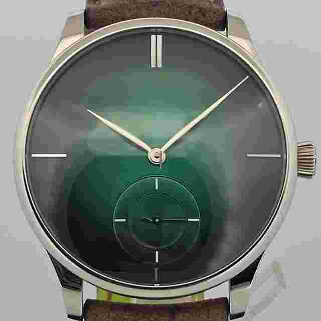 H.Moser & Cie. Venturer
                           
                                 Small Seconds Xl