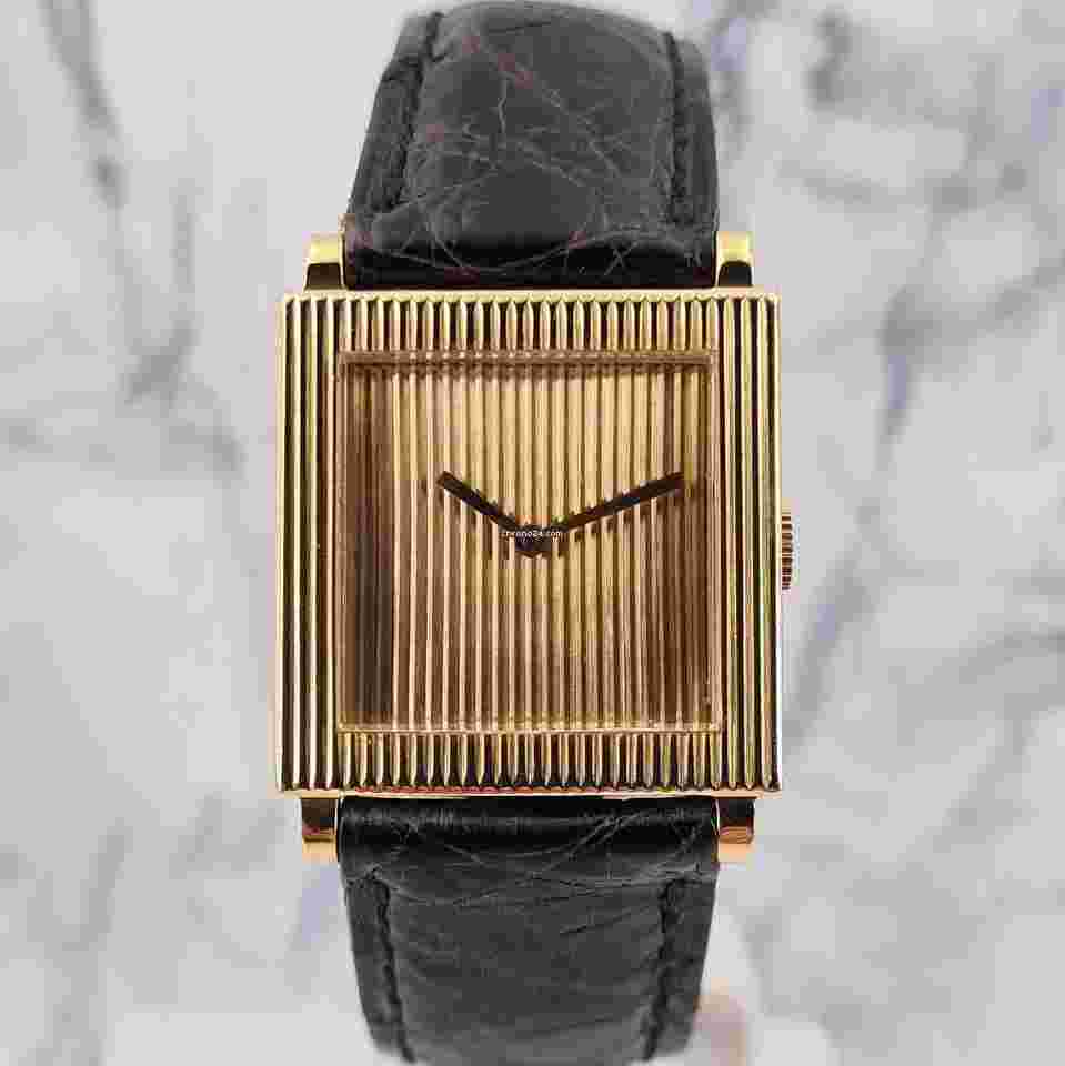 Boucheron
Boucheron Carrée Manual winding 1975 Yellow gold Good