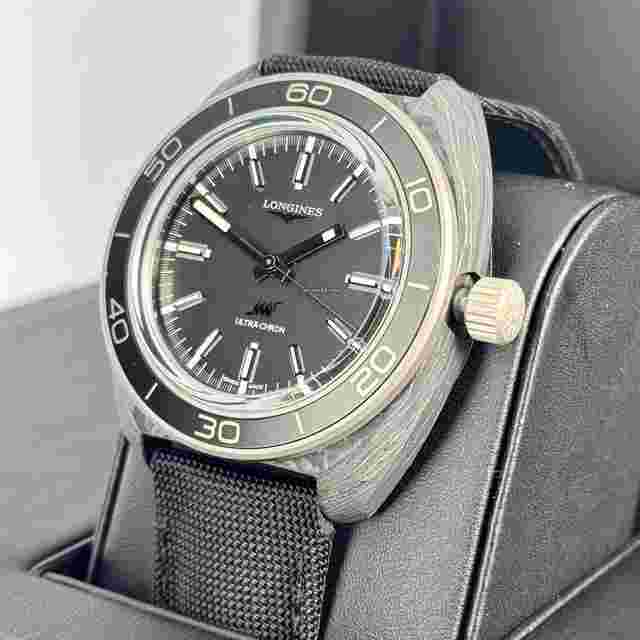 Longines Heritage
                           
                                 43 mm - L2.839.4.52.2 - Ultra - Chron Carbon