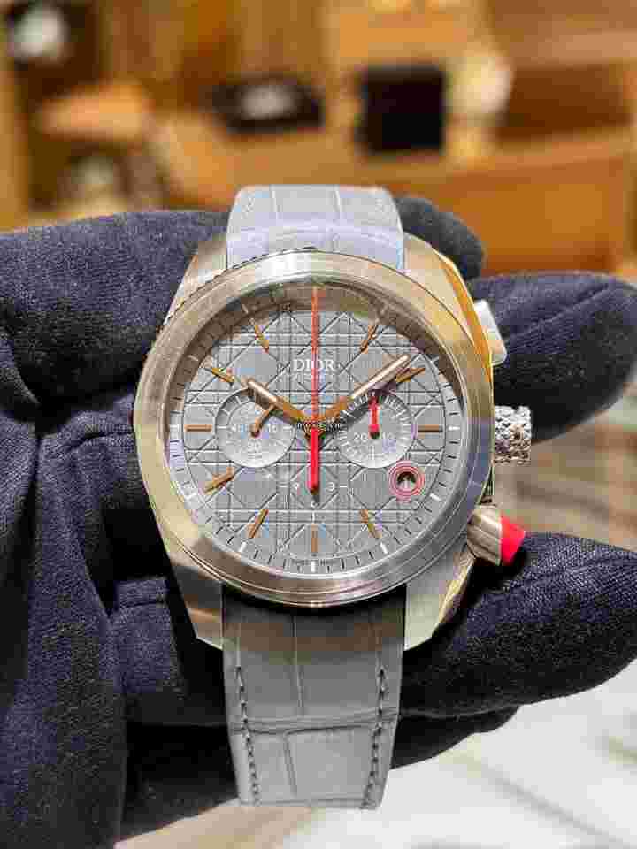 Dior Chiffre Rouge
(Warranty dated in OCT 2024)