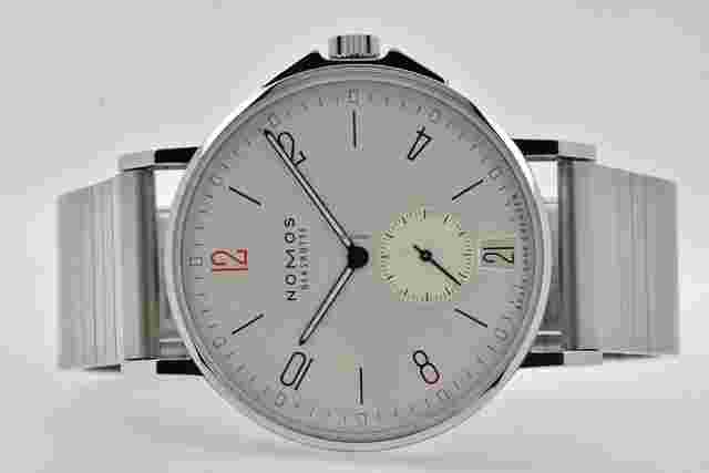 NOMOS Ahoi Datum
                           
                                 Ärzte Ohne Grenzen Limited Edition Date 40mm 551.S2 Ahoi