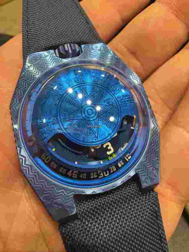 Urwerk UR-202
                           
                                 Limited