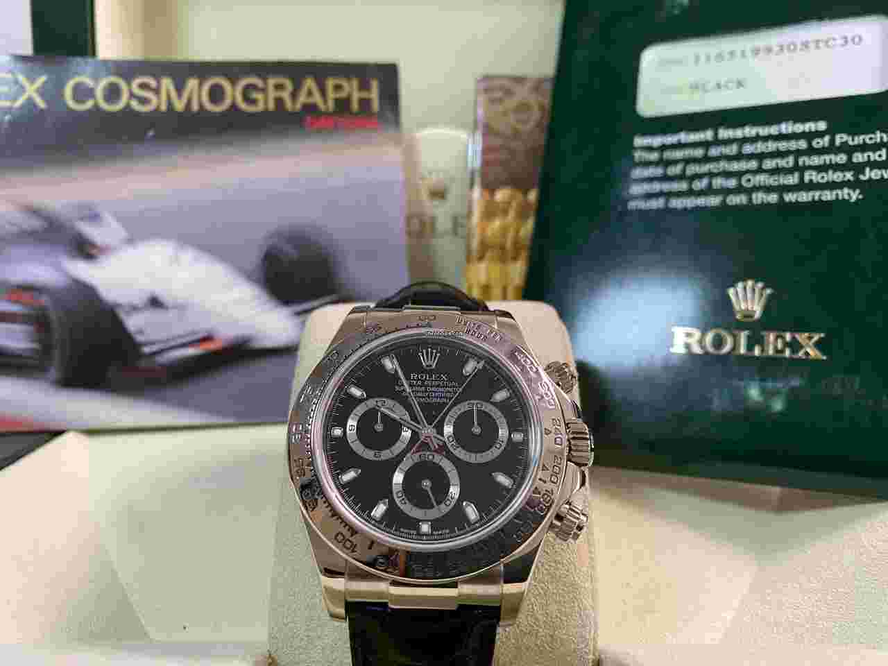 Rolex Daytona
Like NEW 2005 Cosmograph Daytona White Gold Black Dial Leather Strap 116519 FULL SET