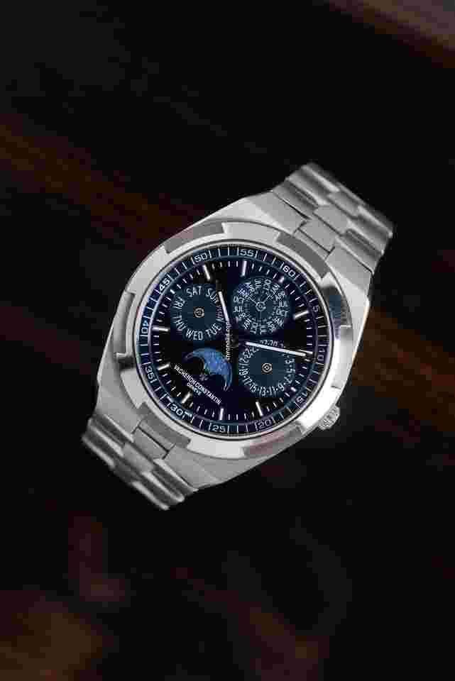 Vacheron Constantin Overseas
Perpetual Calendar Ultra-thin