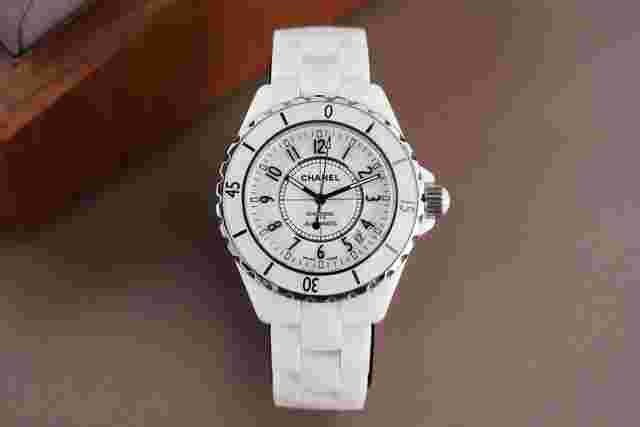 Chanel J12
                           
                                 Ceramic