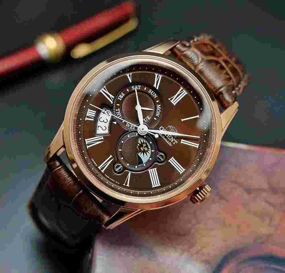 Orient Sun and Moon
& Moon RA-AK0009T automatic men's watch Chocolate brown dial 42.5mm Sapphire gl
