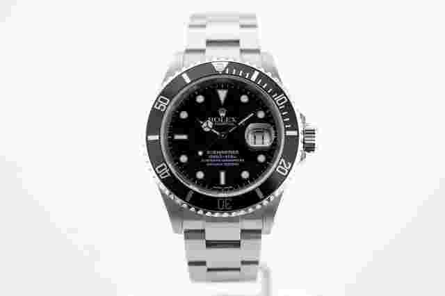 Rolex Submariner Date
                           
                                 Unpolished 24 Months Warranty 16610 2002