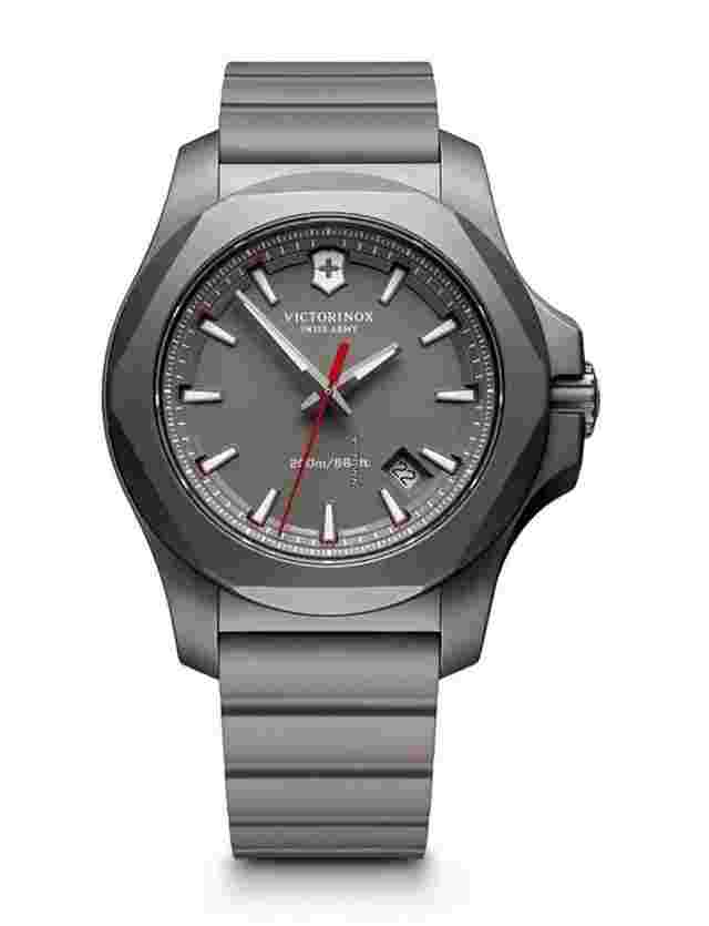 Victorinox Swiss Army I.N.O.X.
                           
                                 titanyum vs 241757