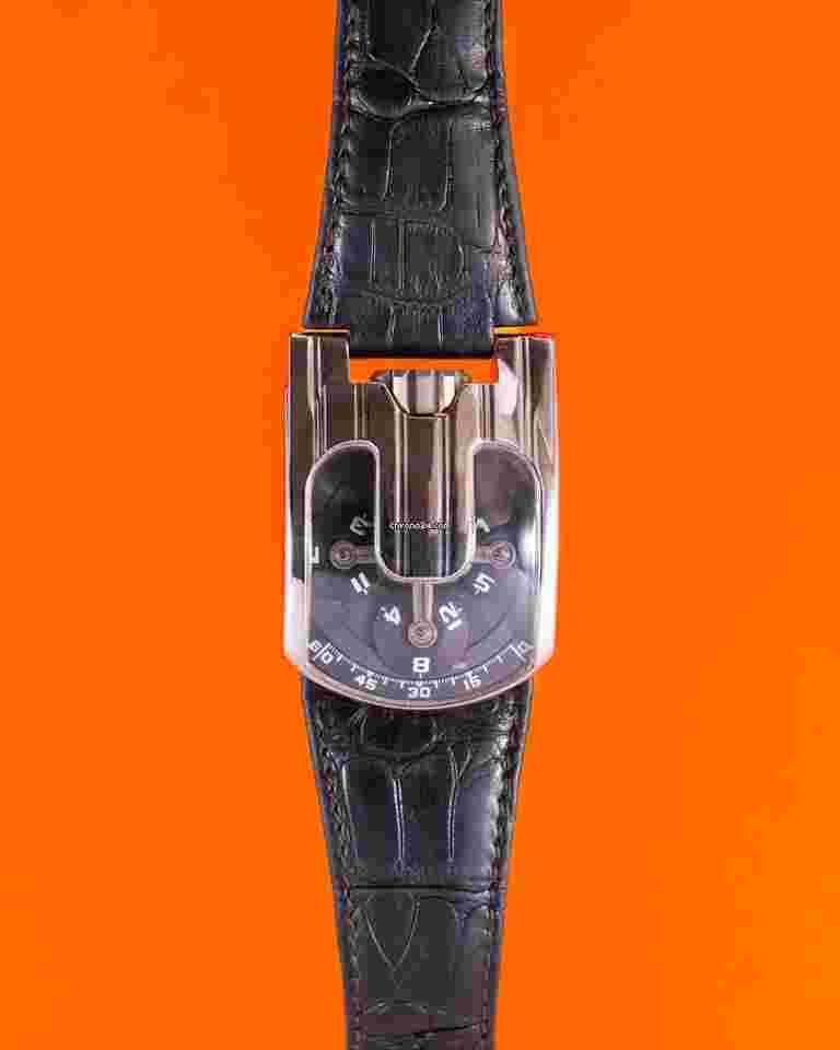 Urwerk UR-103
UR-103.07 White Gold Wondering Hours Ltd Edition