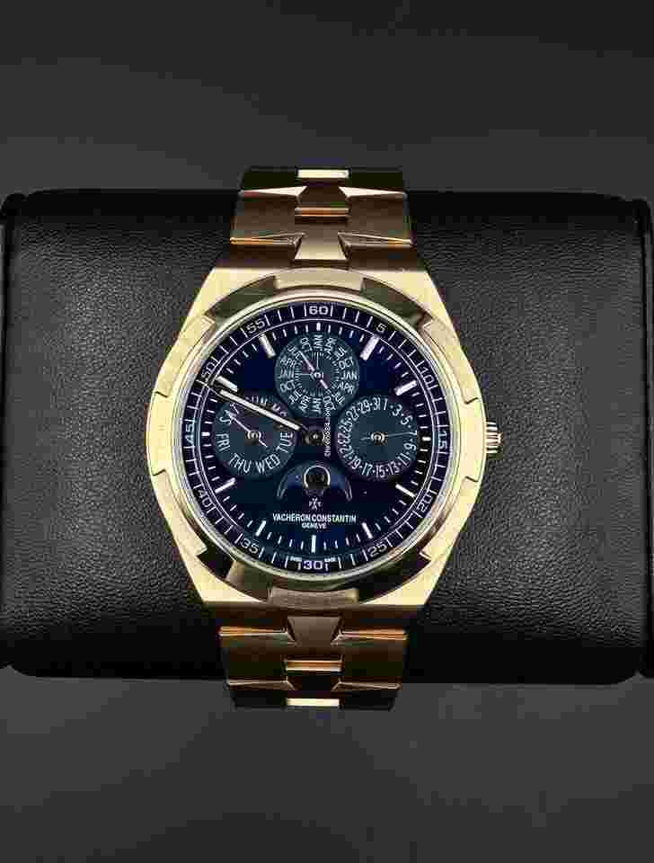 Vacheron Constantin Overseas
Perpetual Calendar Ultra-Thin 4300V/220R-B509