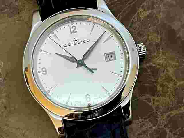 Jaeger-LeCoultre Master Control Date
                           
                                 40mm Automatic Silver Dial with JLC Box and Papers