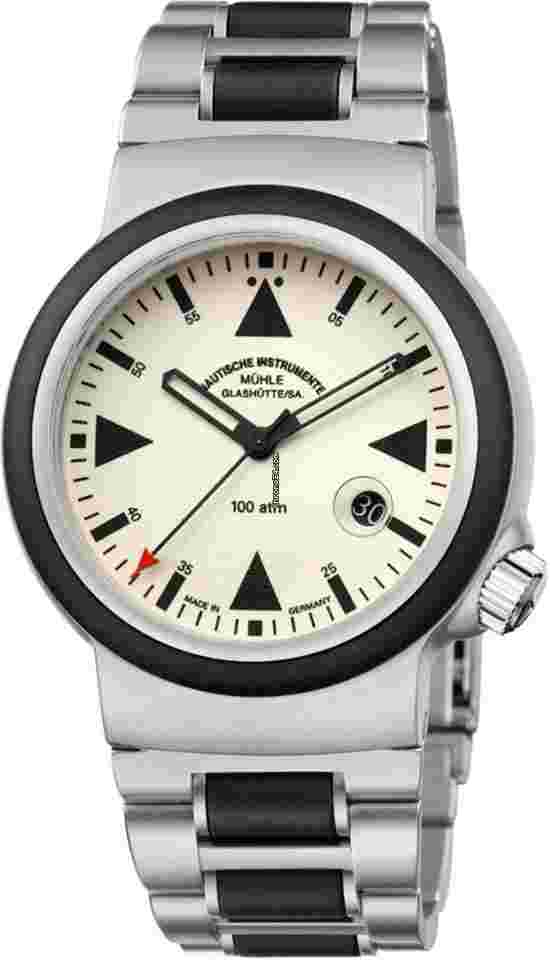 Mühle Glashütte S.A.R. Rescue-Timer
                           
                                 Lumen on Bracelet
