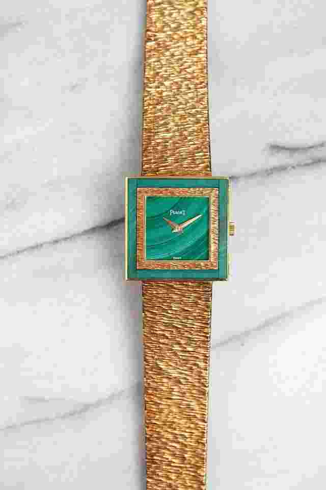Piaget
Vintage 1980s Reference 9200 18K Yellow Gold Manual Wind Green Malachite Dial 25mm Case