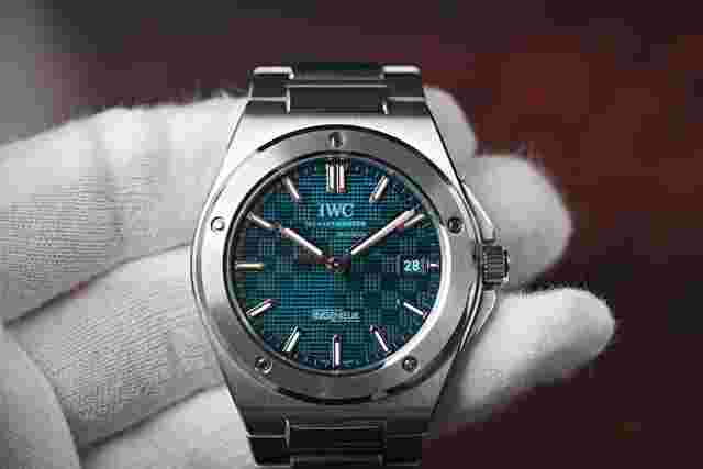 IWC Ingenieur Automatic
                           
                                 40 NEW Aqua Dial IW328903