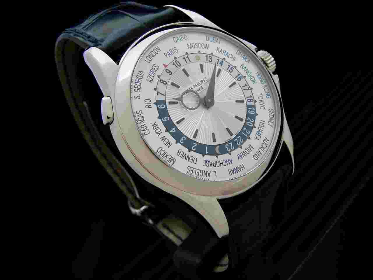 Patek Philippe World Time
Geneva Seal with Extract from the Archive