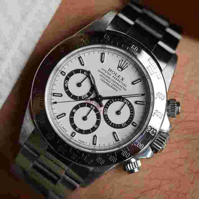 Rolex Daytona
                           
                                 Zenith Daytona 16520 w White Dial