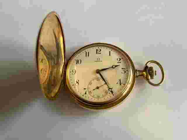 Omega de bolsillo savoneta AÑO 1917. ORO 18 KILATES