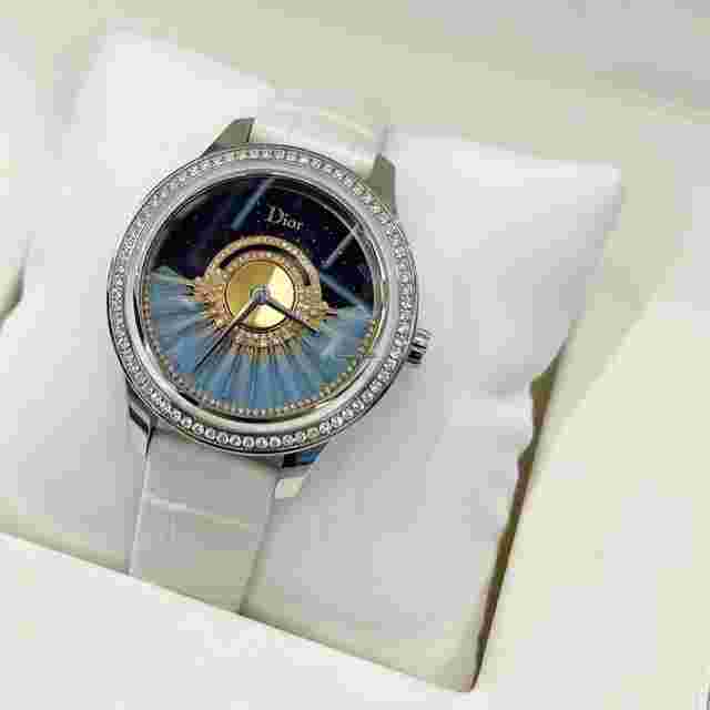 Dior VIII
                           
                                 Grand Bal CD153B2GA001