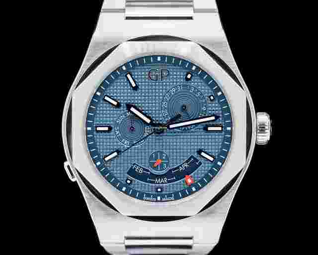 Girard Perregaux Laureato
                           
                                 Perpetual Calendar Blue 81035 Steel Automatic 42mm
