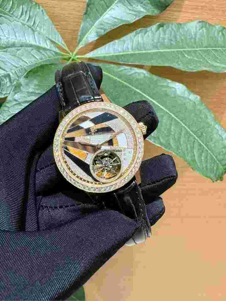 Jaeger-LeCoultre
                           
                                 Q3412403