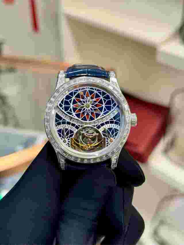 Jaeger-LeCoultre
                           
                                 6006406