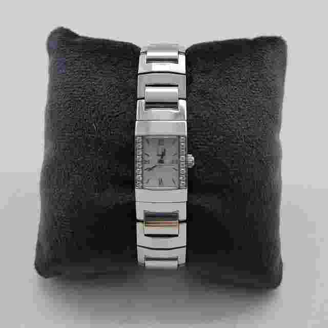 Alfred Dunhill
                           
                                 Facet Lady