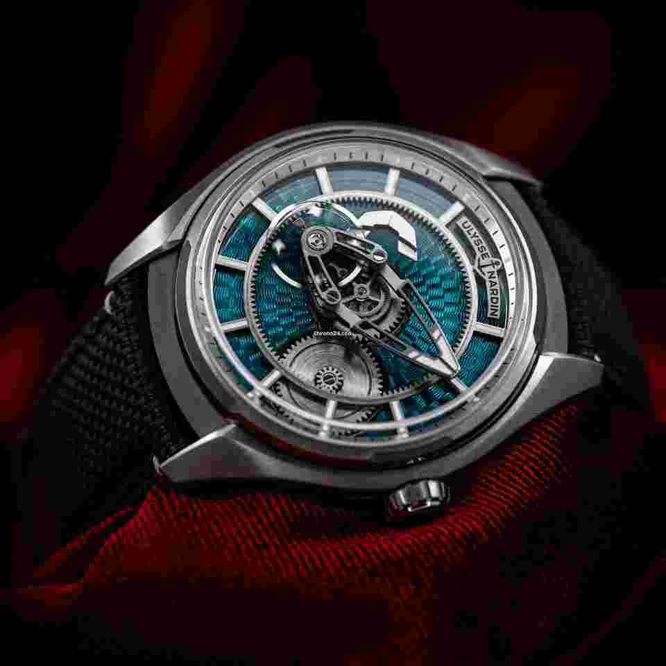 Ulysse Nardin Freak
X Enamel Seddiqi 1 of 30 2303-270LE-3AE-SED/3A Complete Set