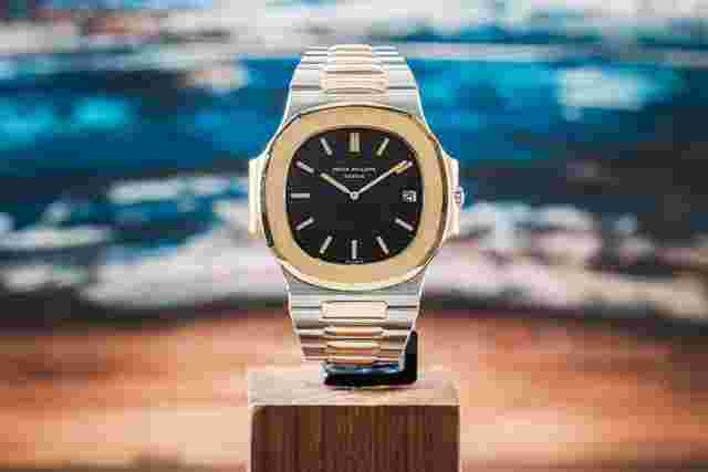 Patek Philippe Nautilus
                           
                                 3700/1 Service November 2023