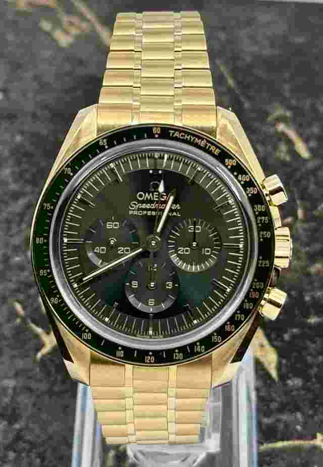 Omega Speedmaster Professional Moonwatch
                           
                                 New 2025 - Speedmaster Moonwatch Professional - Green Dial