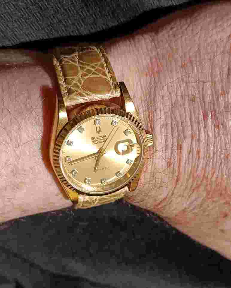 BULOVA Super Seville Calendar Automatique – Or & Diamants Super Seville Automatique BULOVA Super Seville Calendar Automatique – Or & Diamants 