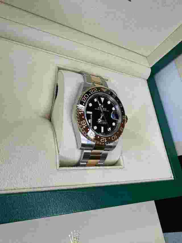 Rolex GMT-Master II
                           
                                 Root beer Steel And Rose Gold 2021