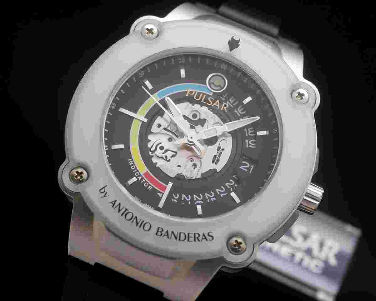 Pulsar by Seiko New Old Stock Kinetic by Antonio Banderas rare vintage NOS SERVICED WARRANTY