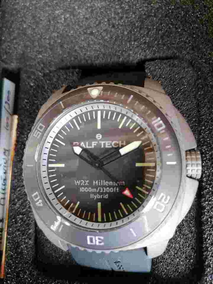 Ralf Tech WRX MILLENIUM modèle titanium grade 1 étanchéité 100 ATM. Military series