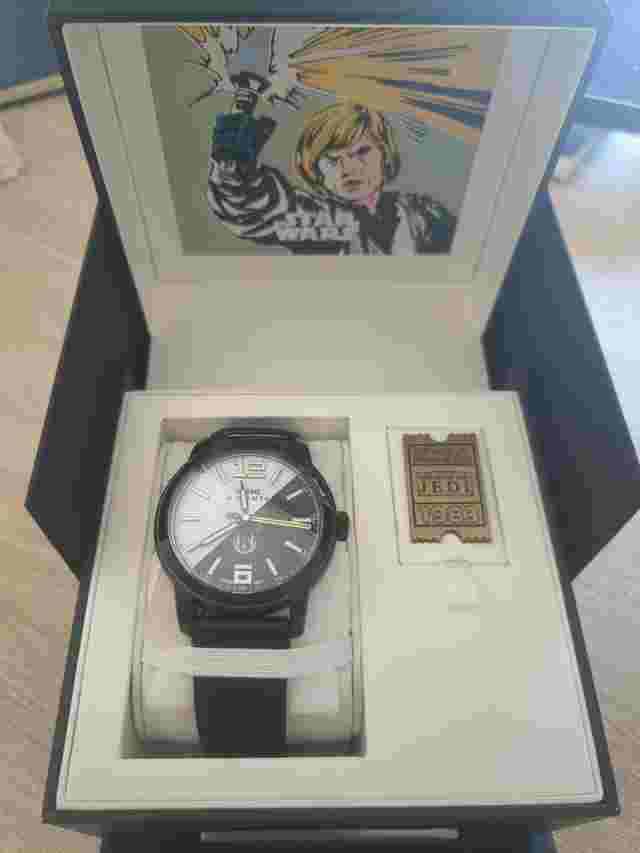 Fossil Edition limitée Luke Skywalker 1083 modèles de montre FOSSIL Star Wars phosphorescente