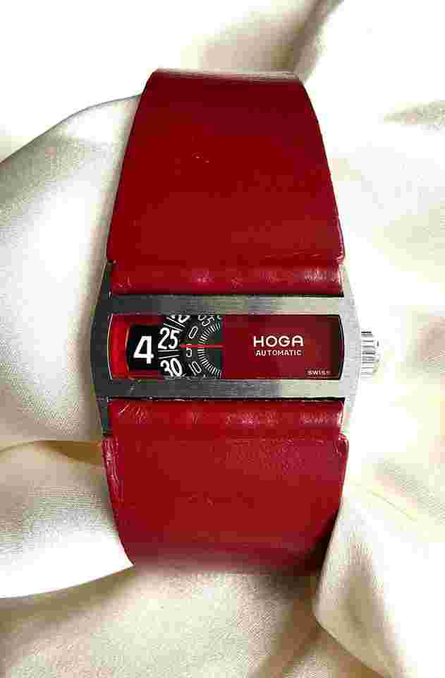 HOGA 1960's HOGA DIRECTIME FOND ACIER MOD DEPOSE "JUMP HOUR" AUTOMATIC SWISS WATCH ELEGANT & EXQUISITE LADIES WATCH IN ORIGINAL MINT CONDITION 