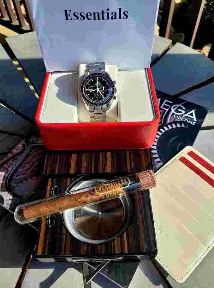 Omega Speedmaster Professional Moonwatch 311.30.42.30.01.001 : TIMELESS EXQUISITE CONDITION + B&P!!
