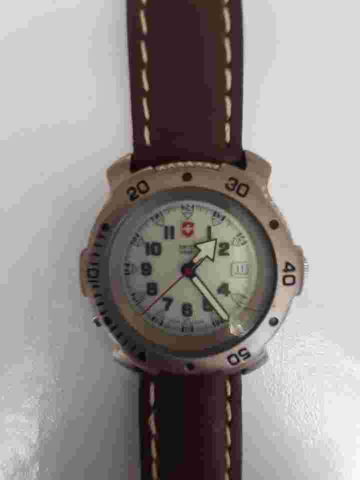 Swiss Army brand Swiss made Water resistant 100Ft náramkové hodinky/wrist watches. Nepoužívané/never used.