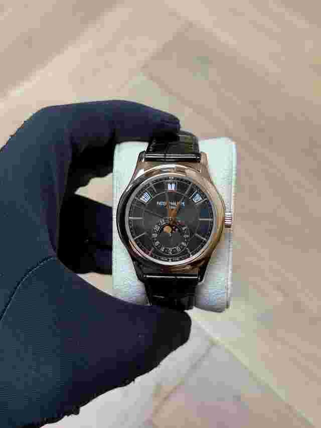 Patek Philippe Annual Calendar 2022 5205R-011 Complications