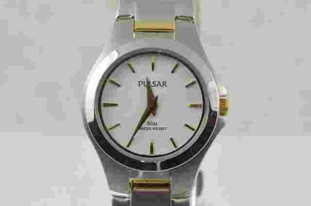 Pulsar 1n00 Damen Uhr 25mm Quartz Damen Uhr Neu Ungetragen Stahl 2