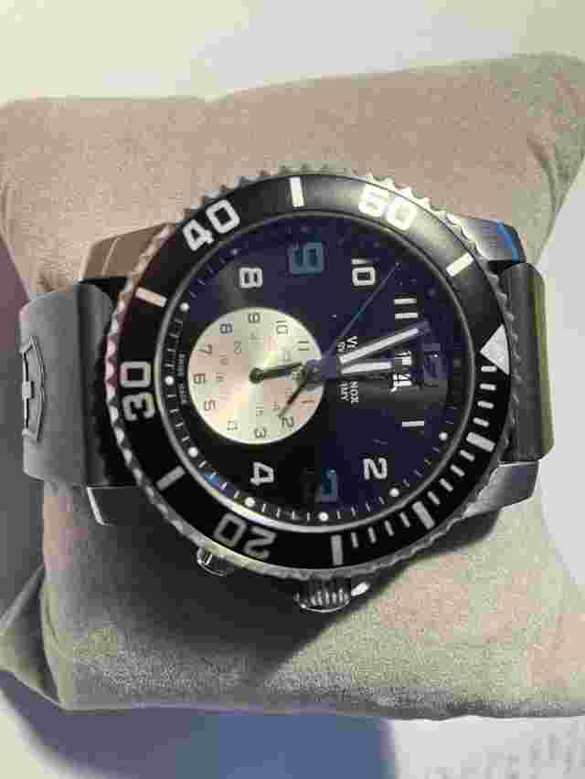 Victorinox Swiss Army I.N.O.X. 241178 Montre Victorinox Swiss Army état neuve INOX