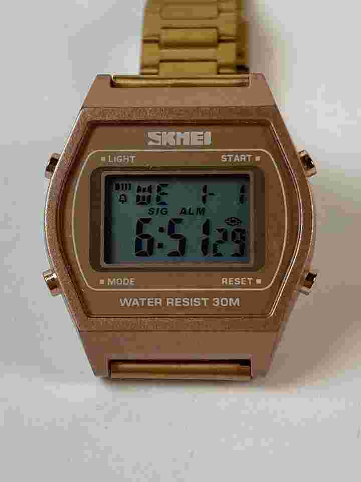 SKMEI Digital Gold Tone Retro-Style Classic Case Day Date Alarm Stopwatch