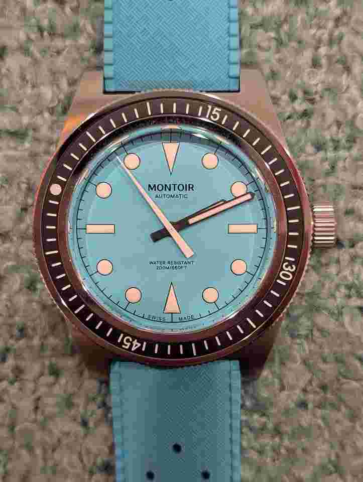 Montoir Skin Diver Cyan Dial Near Mint - Full Set Box + Papers + Extra Strap 