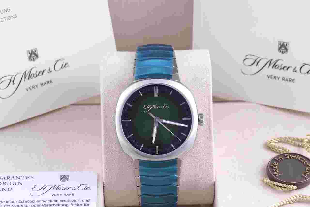 H.Moser & Cie. Streamliner Centre Seconds Green w Stickers 6200-1200 Box/Papers