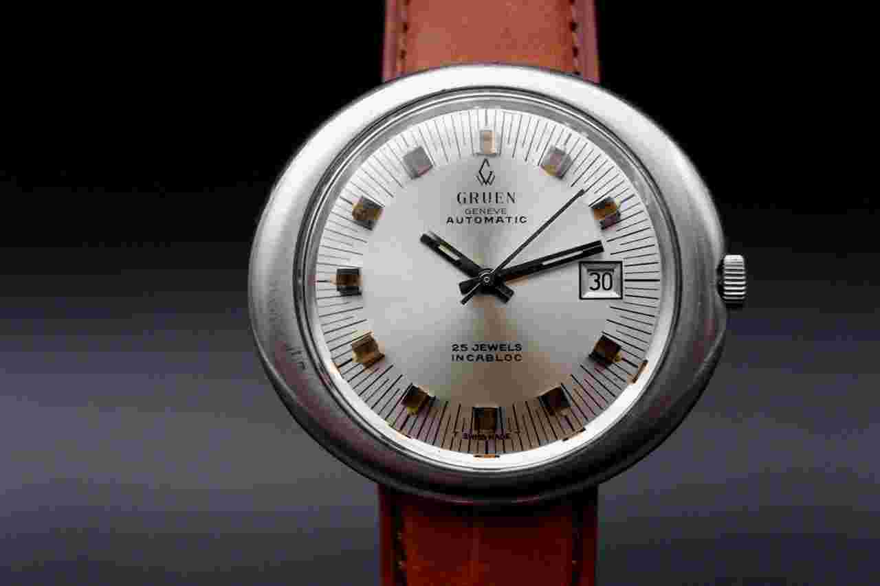 Gruen soucoupe Genève automatic vers 1970