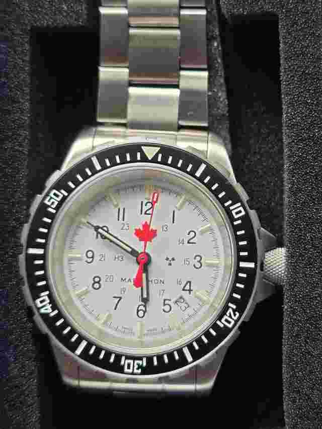 MARATHON GSAR WW194006SS 91601 Adanac maple leaf dial limited edition 044/157 