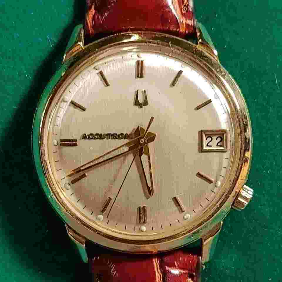 Bulova Accutron Rare 18k Solid Gold Caliber 218 On Beautiful Leather Strap!
