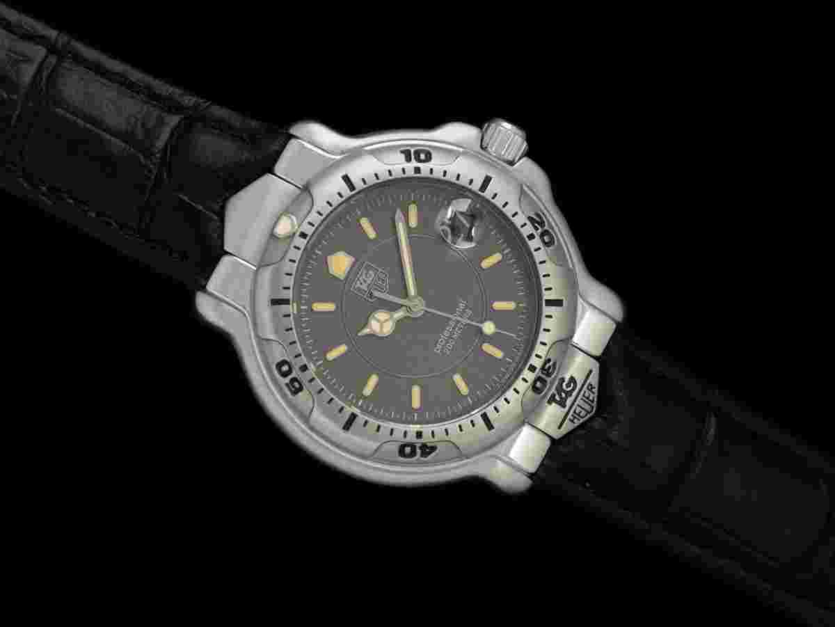TAG Heuer 6000 Professional 6000 Mens Divers Watch - Stainless Steel - WH1212